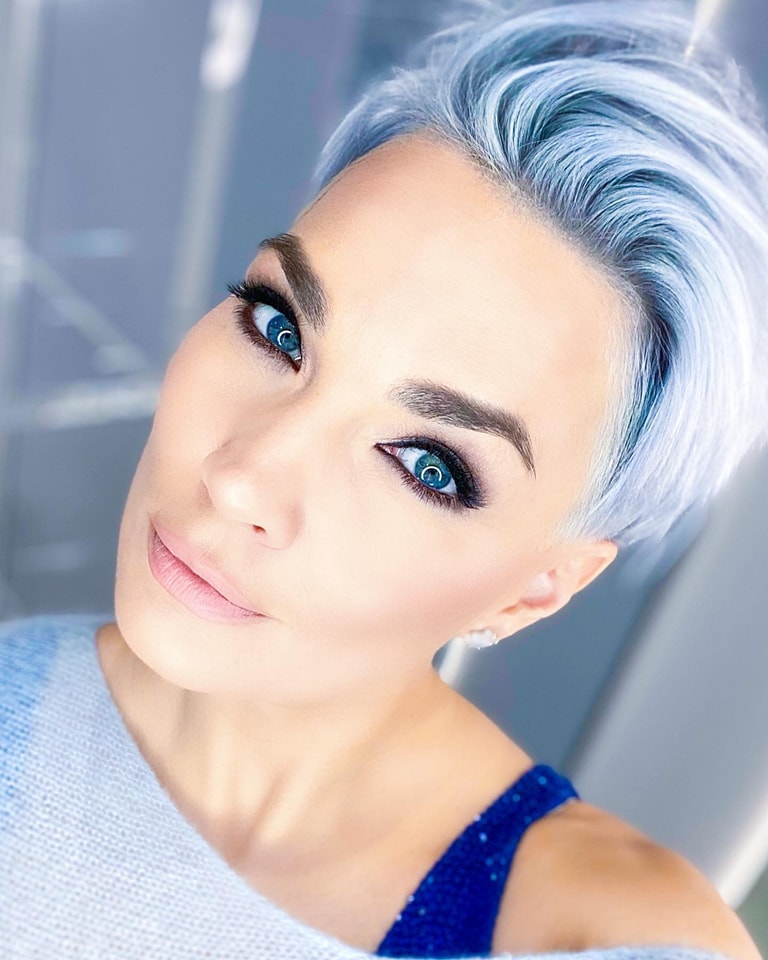 Grau und lila! Diese Kombination ist wirklich toll bei kurzen Haaren!