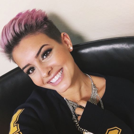 Bowl Kurzharschnitte 2022 - Die Varianten der Page Boy-Frisuren