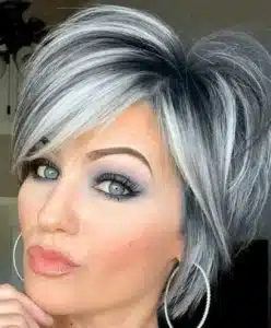 Die besten Frisuren für feines Haar ab 50: Volumenwunder für einen jugendlichen Look!
