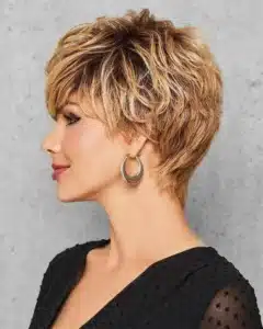Die besten Frisuren für feines Haar ab 50: Volumenwunder für einen jugendlichen Look!